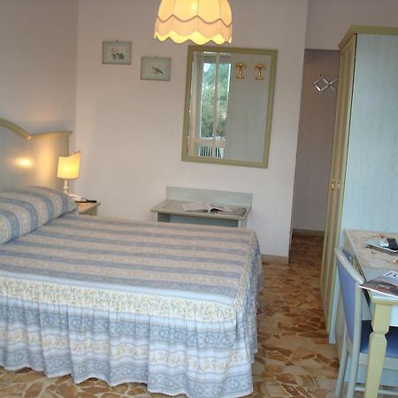 Hotel Villa Rona フォルテ・デイ・マルミ エクステリア 写真