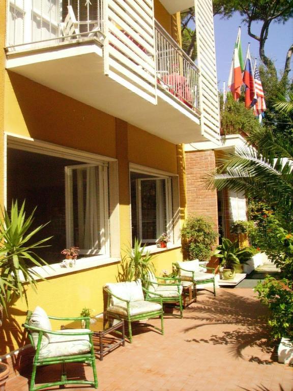 Hotel Villa Rona フォルテ・デイ・マルミ エクステリア 写真