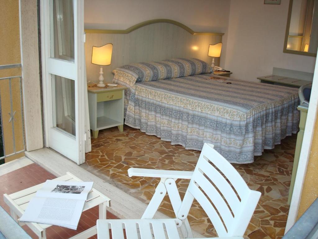Hotel Villa Rona フォルテ・デイ・マルミ エクステリア 写真